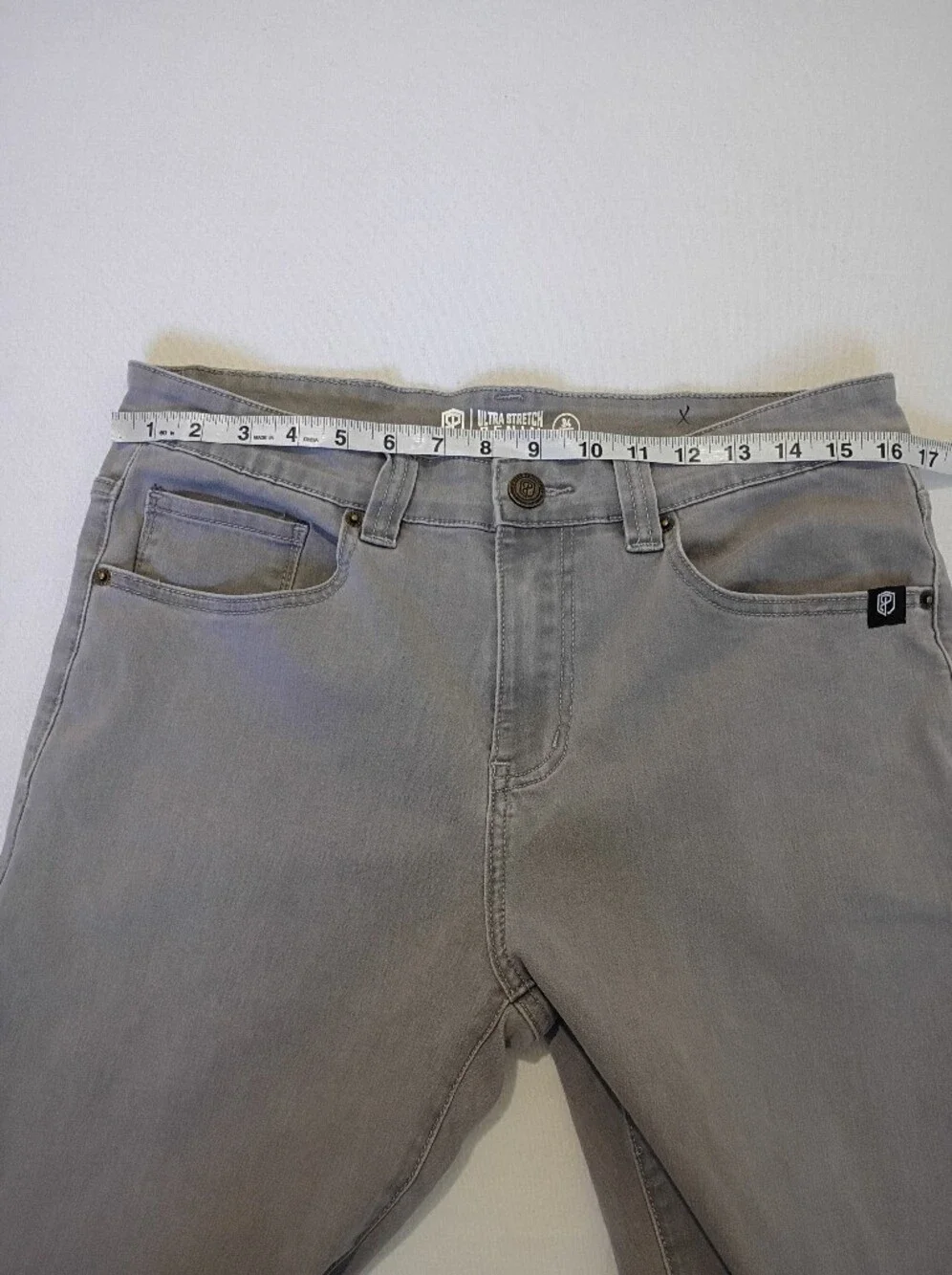 Born Primitive Gray Ultra Stretch Denim jeans size 34x30 Casual Neutral